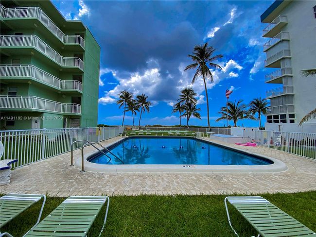 306e - 1750 S Ocean Blvd, Condo with 2 bedrooms, 2 bathrooms and null parking in Lauderdale By The Sea FL | Image 20