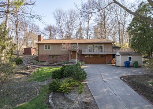 3 Heather Ln, Clinton, IA, 52732-4727 | Card Image