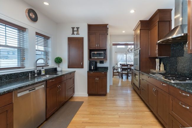 42 Triton Ave, House other with 4 bedrooms, 3 bathrooms and 5 parking in Winthrop MA | Image 5