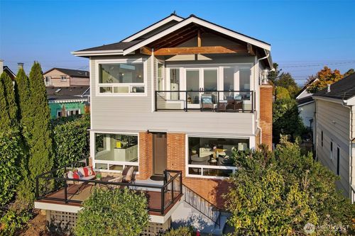 5640 36th Ave Sw, Seattle, WA, 98126-2828 | Card Image
