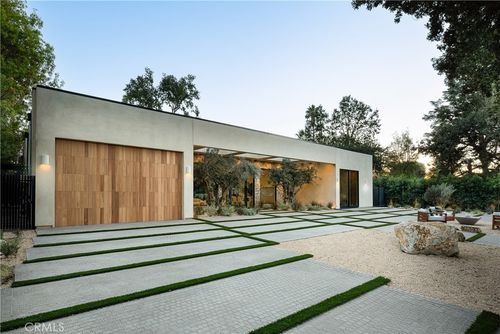 23340 Collins St, Woodland Hills, CA, 91367-4118 | Card Image