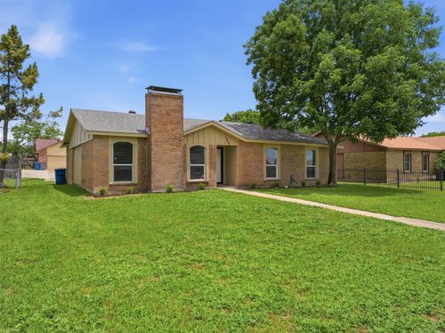 1373 Oakbluff Dr, Lancaster, TX, 75146-2107 | Card Image