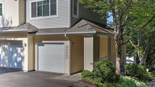 unit-e-425 S 46th Pl, Renton, WA, 98055-6381 | Card Image