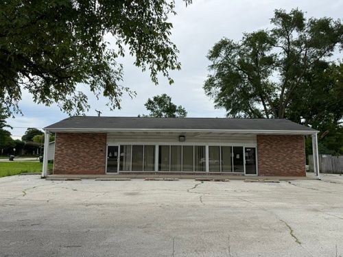 1305 N Fairfield Rd, Round Lake Beach, IL, 60073-2365 | Card Image