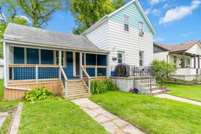 243 Cameron St, Home with 3 bedrooms, 2 bathrooms and 3 parking in Sarnia ON | Image 2