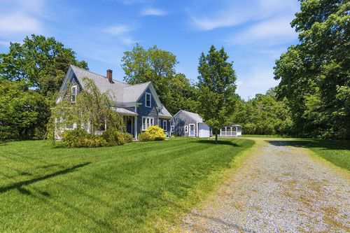 18 Nobscussett Road, Dennis, MA, 02638 | Card Image