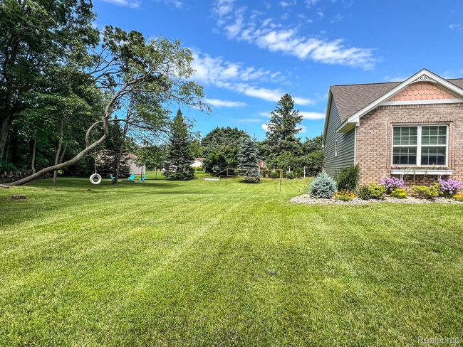11236 Chyna Run, House other with 4 bedrooms, 4 bathrooms and null parking in Springfld Twp MI | Image 4