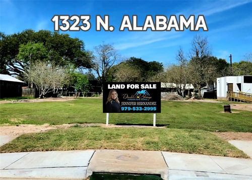 1323 N Alabama Road N, Wharton, TX, 77488 | Card Image