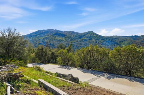 46300 Vista Del Rio Dr, Oakhurst, CA, 93644-9143 | Card Image