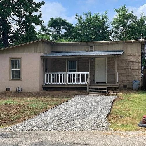 1006 Chase St, Denison, TX, 75020-6917 | Card Image