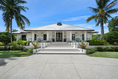 1808 Flower Drive, House other with 4 bedrooms, 3 bathrooms and null parking in SARASOTA FL | Image 1