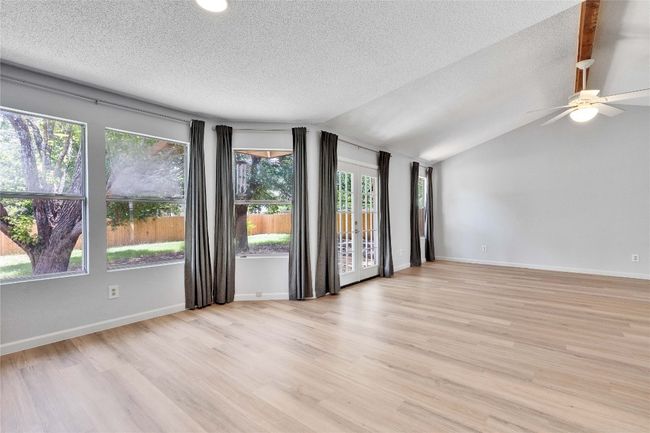 Family room with wonderful natural light | Image 7
