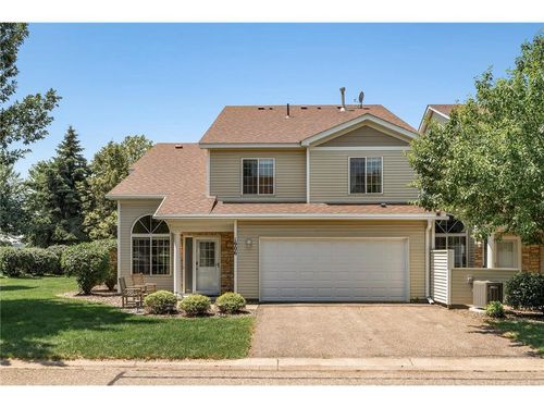 1906 Hemlock Pl, HUDSON, WI, 54016-7275 | Card Image