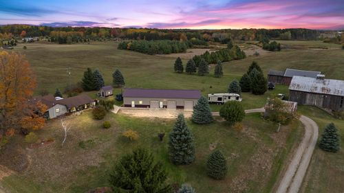 3626 90th Ave, Evart, MI, 49631-8014 | Card Image