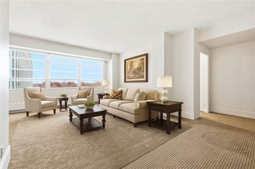 apt-1104-333 W Meyer Blvd, Kansas City, MO, 64113-1700 | Card Image