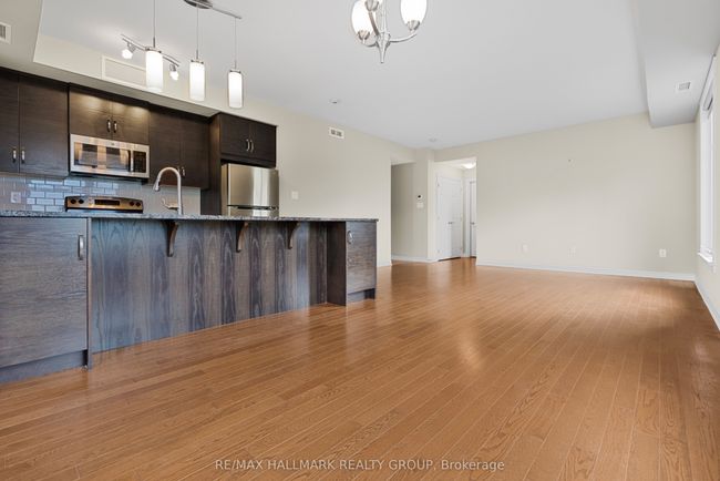 202 - 170 Guelph Pvt, Condo with 2 bedrooms, 2 bathrooms and 1 parking in Kanata ON | Image 8