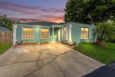 22273 Sw 97th Ct, House other with 3 bedrooms, 2 bathrooms and null parking in Cutler Bay FL | Image 1