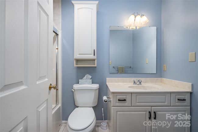 ...and an ensuite bathroom! | Image 17