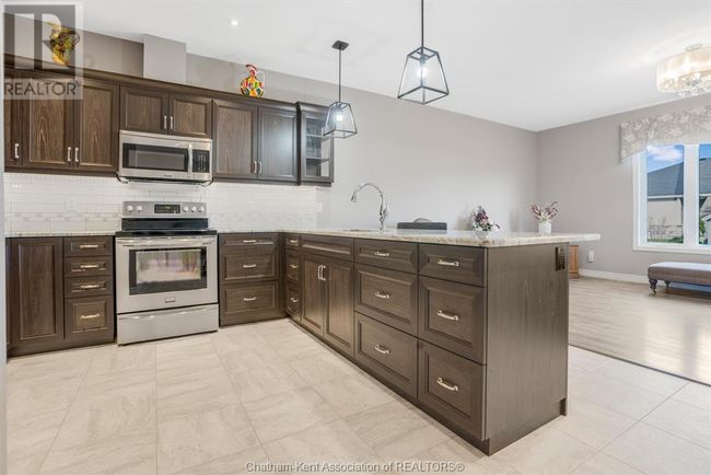 133 Cottage Pl, Townhouse with 3 bedrooms, 3 bathrooms and null parking in Chatham ON | Image 9