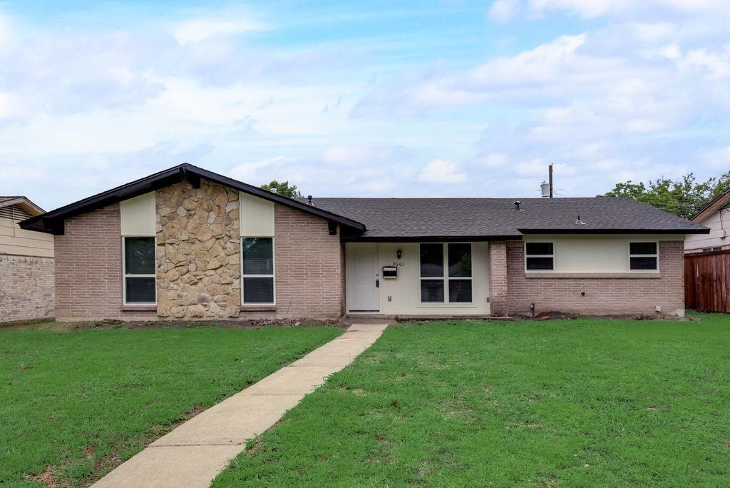 Lambert Dr, Mesquite, TX 75150