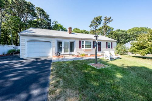 8 Winding Brook Rd, South Yarmouth, MA, 02664-4048 | Card Image