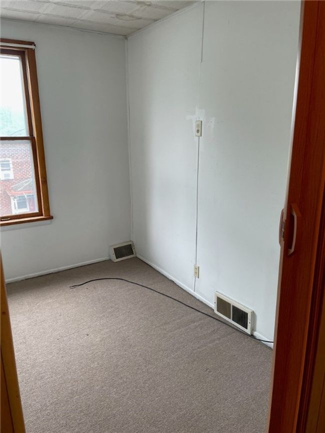 927 9 Th Ave, House other with 3 bedrooms, 1 bathrooms and null parking in Brackenridge PA | Image 6