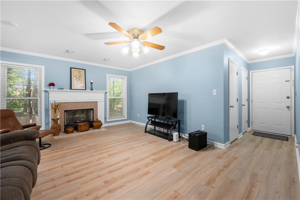 Canyon Point Cir, Roswell, GA 30076