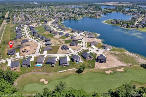 622 Westlake Ave, Oxford, MI, 48371-3737 | Card Image