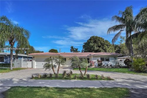 948 Ne 26th Ave, Pompano Beach, FL, 33062-4439 | Card Image
