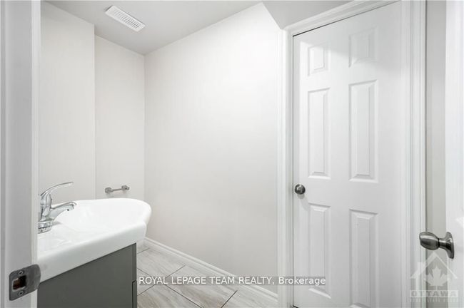 240 Trollius Way, House other with 6 bedrooms, 4 bathrooms and 4 parking in Gloucester ON | Image 28