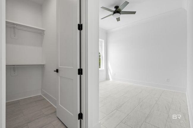 Closet | Image 30