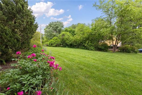 6904 W 79th St, Overland Park, KS, 66204-3168 | Card Image