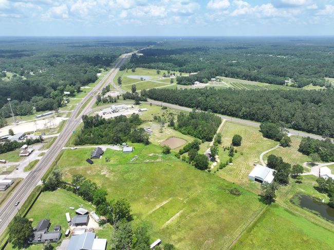 2432 Highway 327, House other with 3 bedrooms, 2 bathrooms and null parking in Kountze TX | Image 32