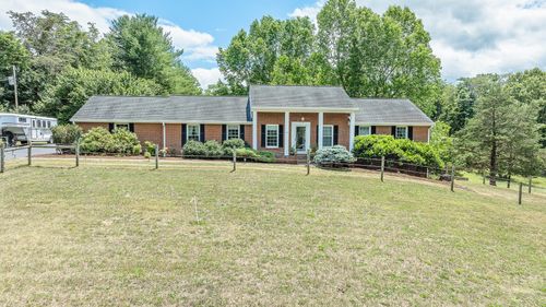 815 Brunswick Forge Rd, Troutville, VA, 24175-7053 | Card Image