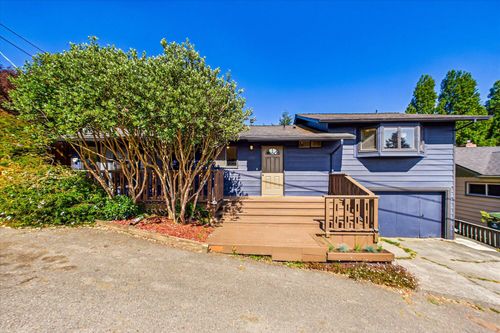 233 Newell Dr, Fortuna, CA, 95540-2212 | Card Image