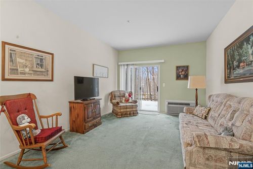 4 Richmond Rd, West Milford, NJ, 07480-1997 | Card Image