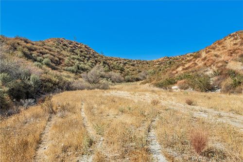 1 Warmuth Rd, Canyon Country, CA, 91387 | Card Image