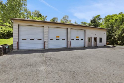 16 Sloop Hill Rd, New Windsor, NY, 12553-5433 | Card Image