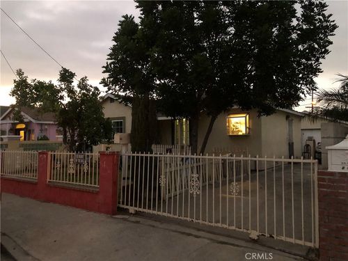 2521 W Stanford St, Santa Ana, CA, 92704-3530 | Card Image