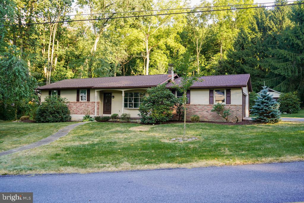 Poplar St, Fleetwood, PA 19522