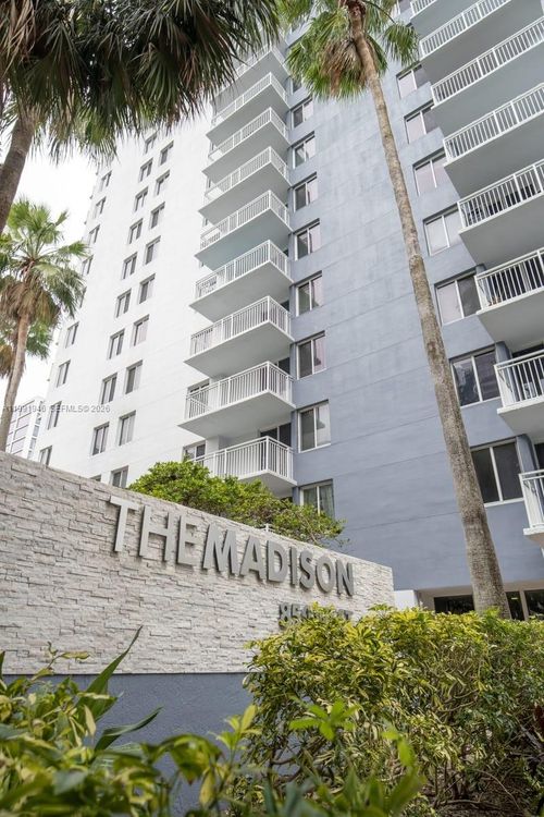 apt-402-850 N Miami Ave, Miami, FL, 33136-3525 | Card Image