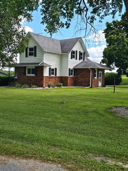 W8491 Stoney Brook Rd, Waterloo, WI, 53594-9445 | Card Image