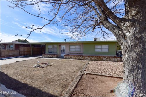 9143 Matterhorn Dr, El Paso, TX, 79924-7112 | Card Image
