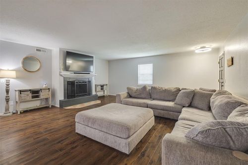 d-11325 N May Ave, Oklahoma City, OK, 73120-5802 | Card Image