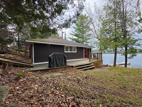 952 Siberia Rd, Barrys Bay, ON, K0J1B0 | Card Image