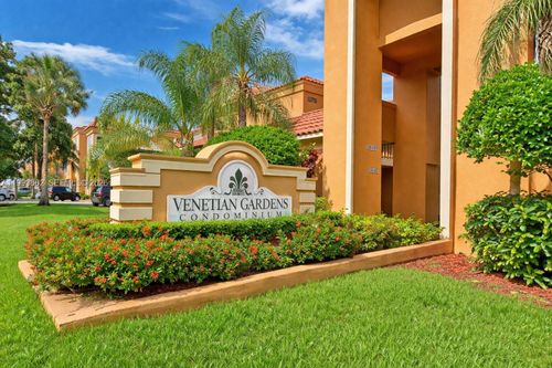 c206-18101 Nw 68th Ave, Hialeah, FL, 33015-3940 | Card Image