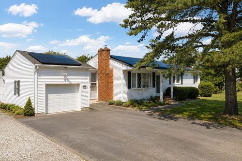 748 Warren Ave, Swansea, MA, 02777-3343 | Card Image