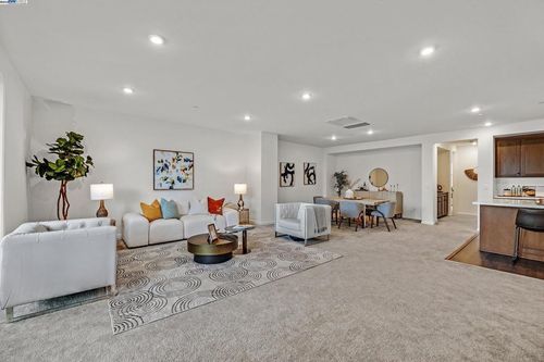 5394 Arnold Rd, Dublin, CA, 94568-7833 | Card Image