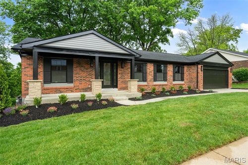 5339 Autumnwinds Dr, Oakville, MO, 63129-3005 | Card Image
