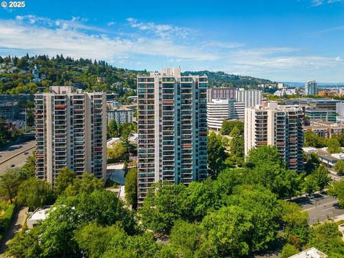 g10-2211 Sw 1st Ave, Portland, OR, 97201-5060 | Card Image